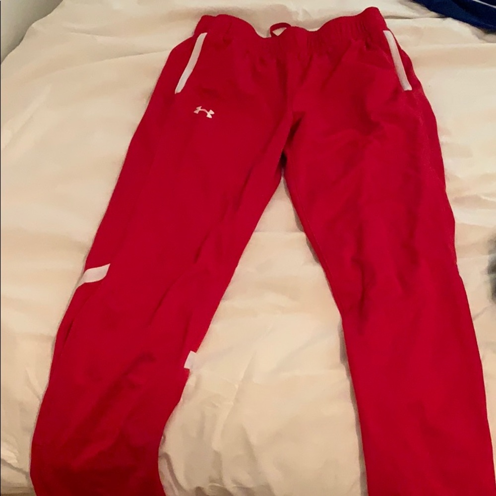 Track pants or sweatpants underarmor